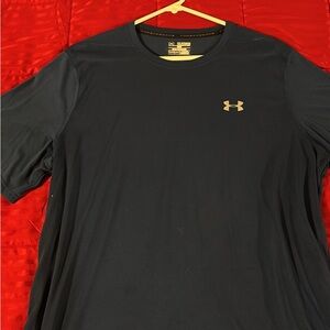 Under Armour Men's Dark Gray Short Sleeve Tee